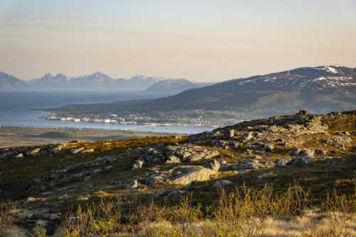 Utsikt fra Urtinden mot Sortland.